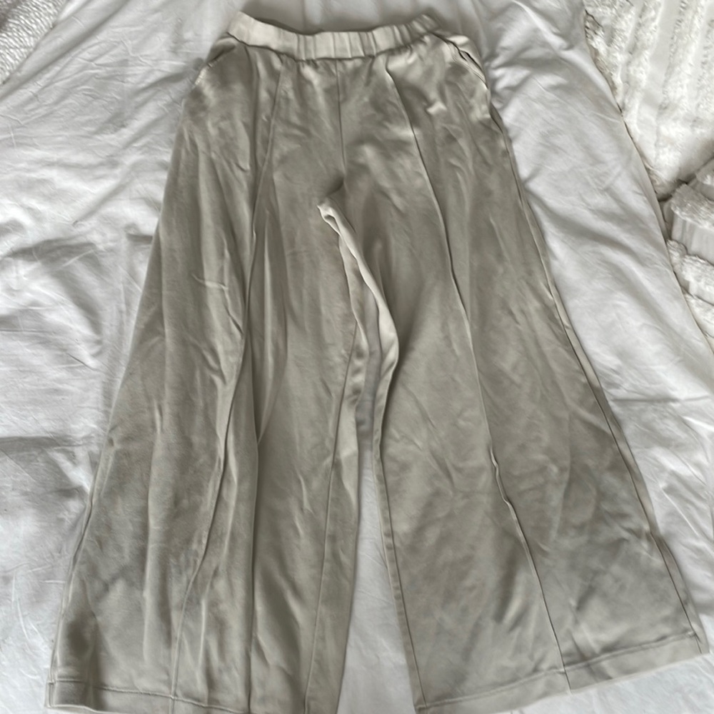 Zara Wide Leg Sweatpants - Size Medium
